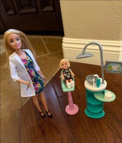Barbie Dentist Playset with Dolls