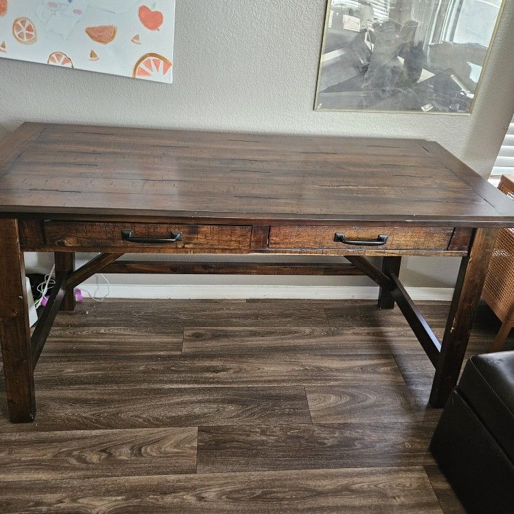 Entry Table Or Desk