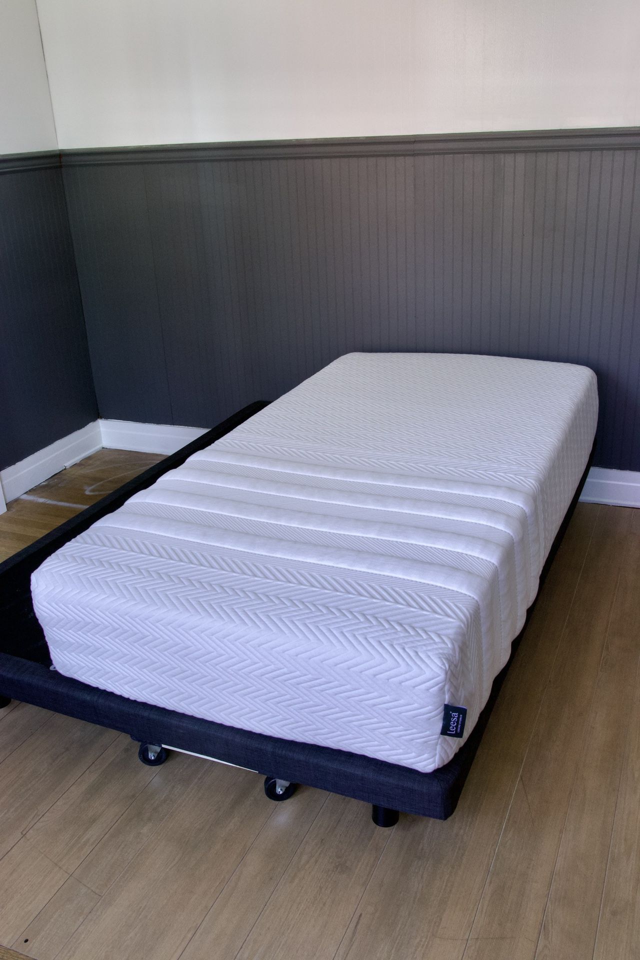 Major Savings!! Leesa Legend Hybrid mattress Twin XL MSRP $1,999