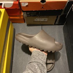 Adidas Yeezy Soot Slide size 10 USED