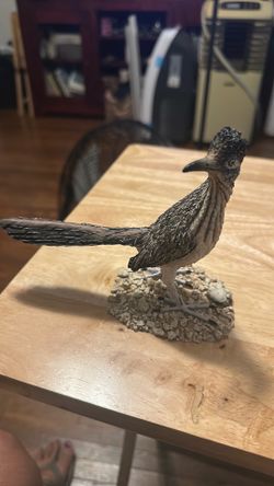 Bird sculpture
