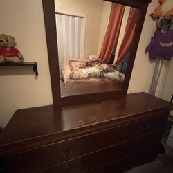 6 Drawer Wooden Dresser With Mirror 