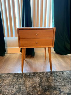 Modern Mid-Mentury Nightstand
