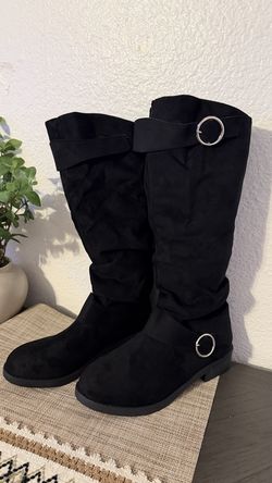 Women’s boots size 9 ✨new