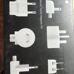 World Travel Adapter Kit 🍎