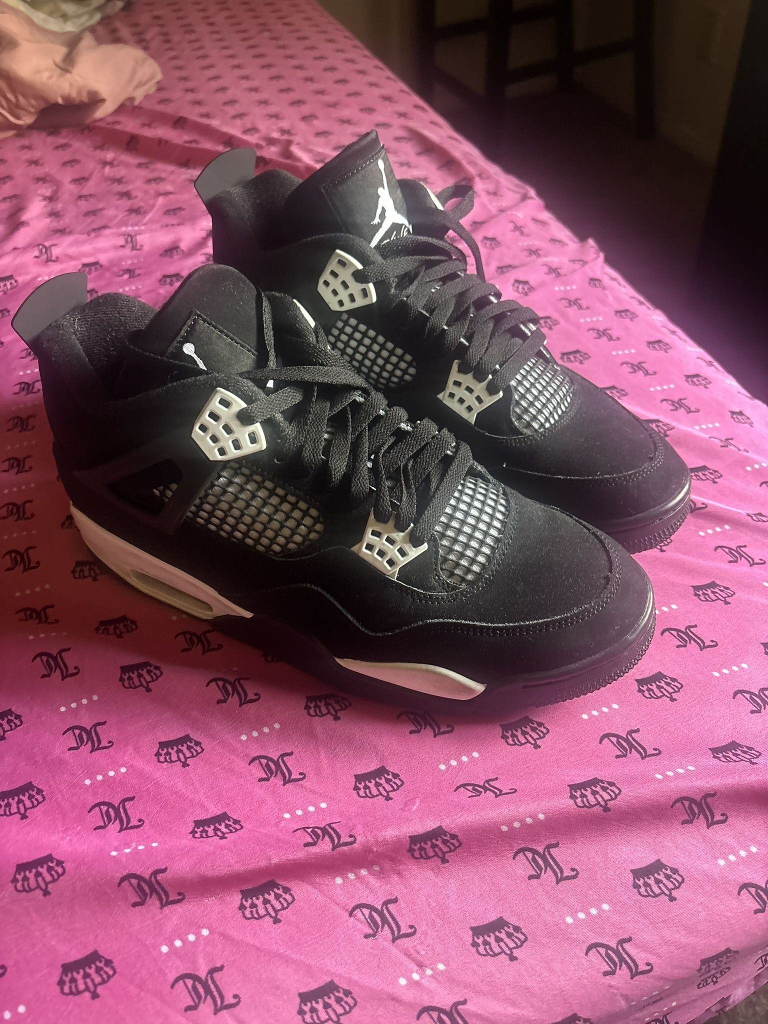 Jordan 4 White Thunders 