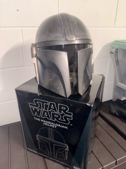 Sideshow collectibles Mandalorian helmet REPLICA 1:1