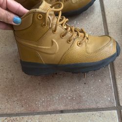 Nike Wheat Size 12C