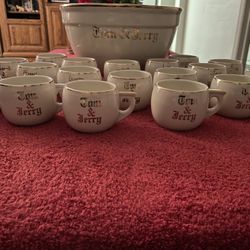 Vintage Tom & Jerry Punch Bowl With 18 Cups