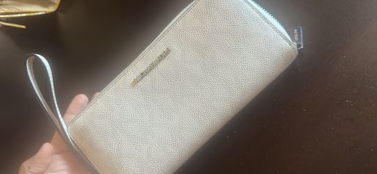 Michael Kors Zip-Around Wristlet Wallet