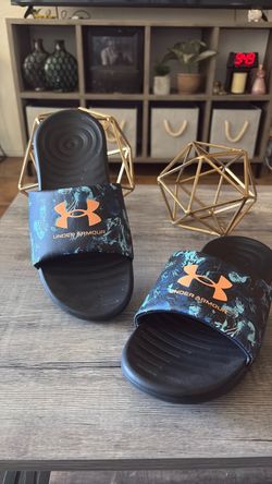 Size 9,, Under Armour Slide Sandals