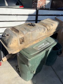 Gas tank