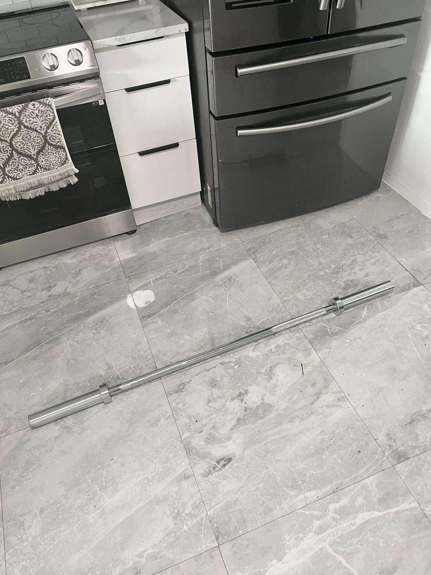 New Never Used 5 Foot Bar Barbell For Olympic Weights Plates
