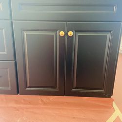 Kitchen cabinet/vanity cabinet