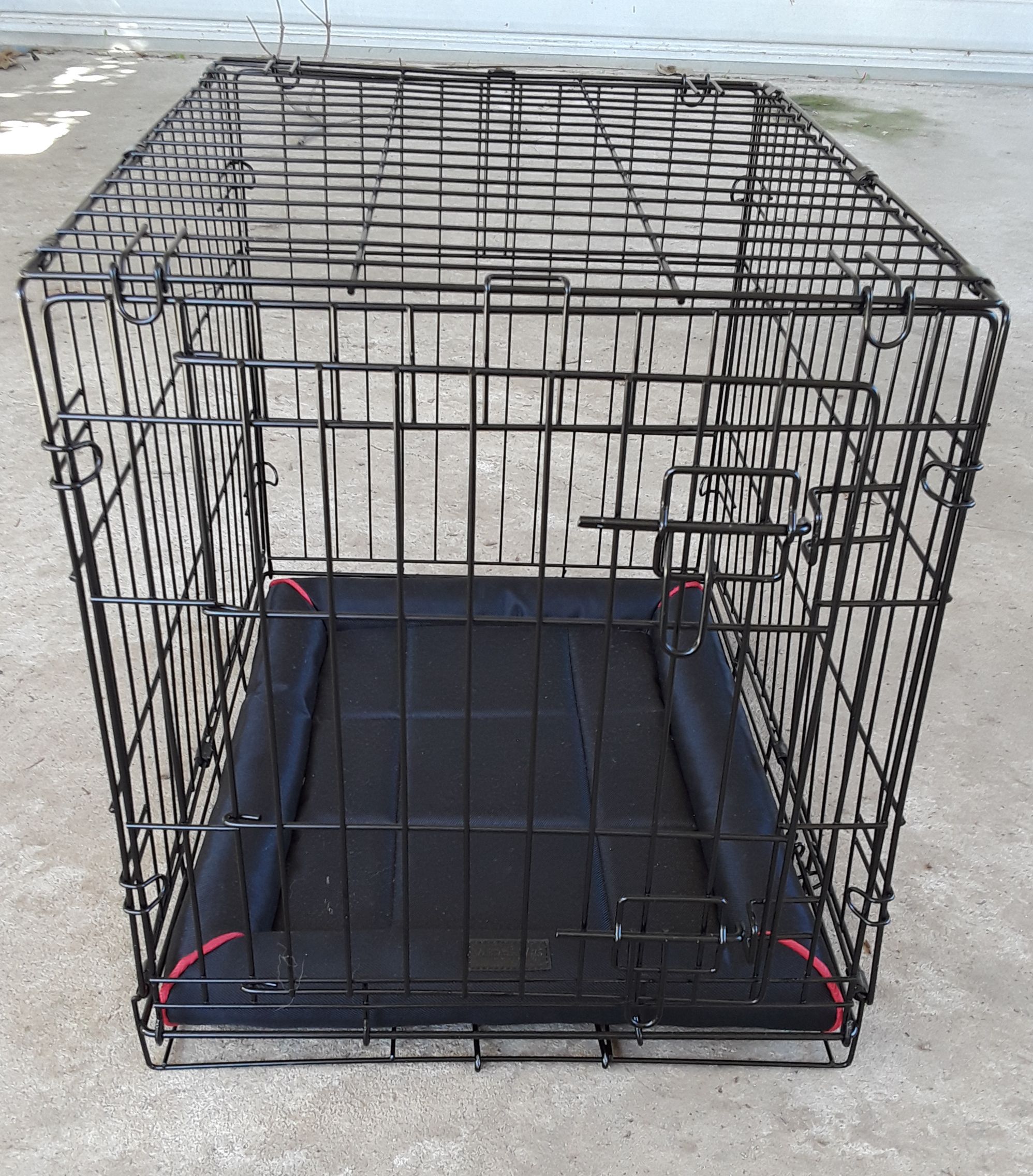 Dog Kennel Dog Crate 24" Like New