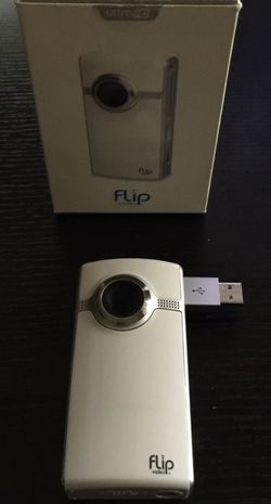 Flip UltraHD Video Camera - White, 4 GB, 1 Hour