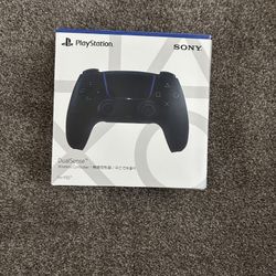 Black PS5 Controller 