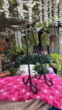 Metal/Aluminum Wreath/Picture  Stand