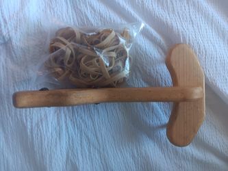 Rubber Band Shooter With Rubber Bands