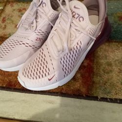 Womens Airmax 270