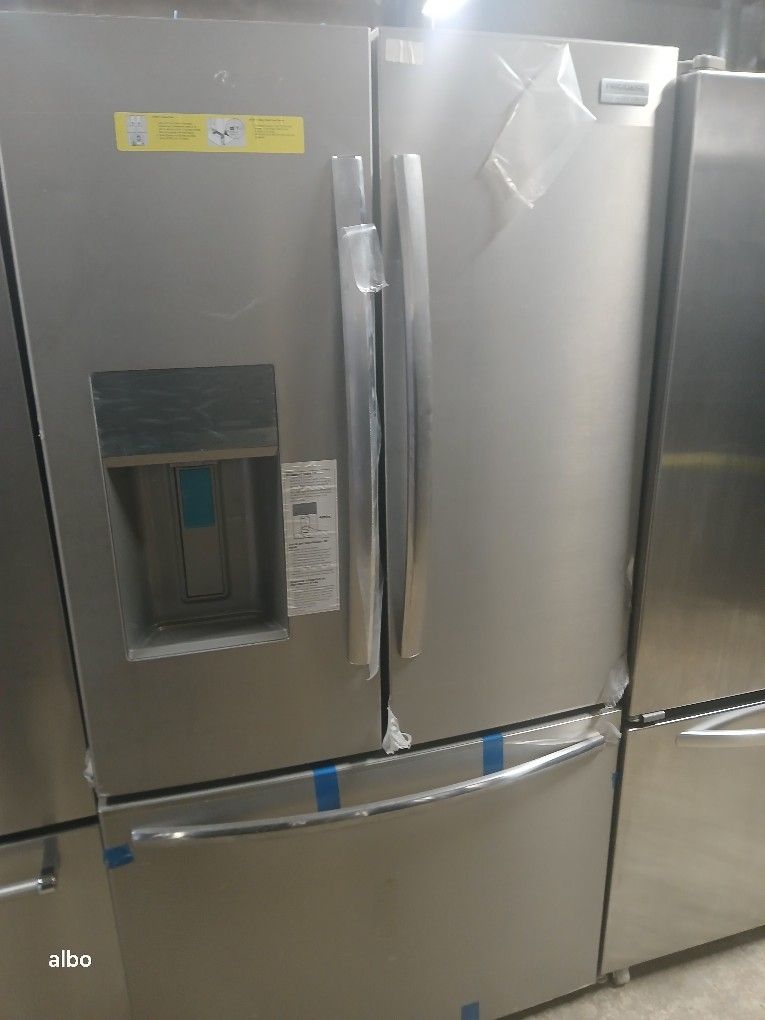 Fridgedaire Stainless Steel Fridge Bottom Freezer Refrigerator New