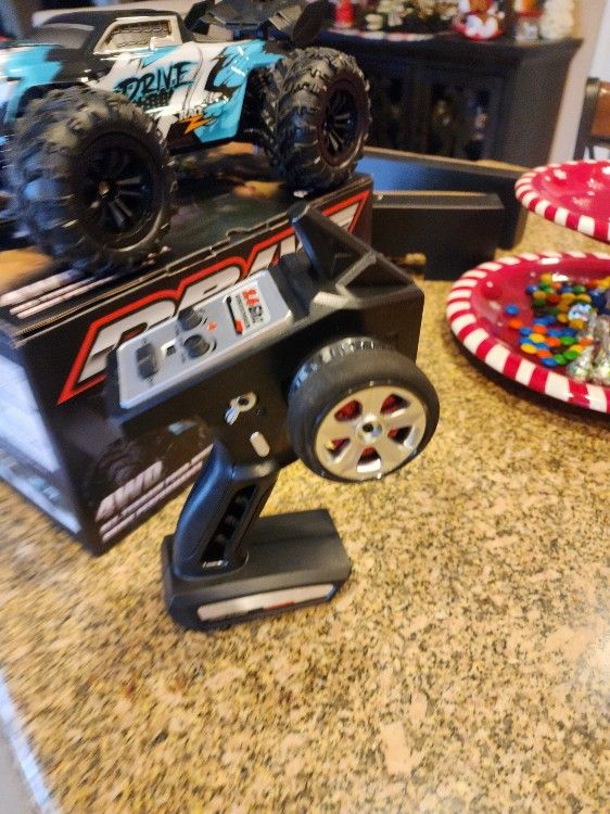 Brand New 1/16 BRUSHLESS RC 4x4 TRUCK FAST 70+kmph With 3speed Levels 