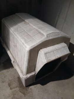 XL outdoor  dog house