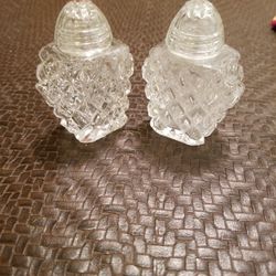 Vintage Glass Sait And Pepper 