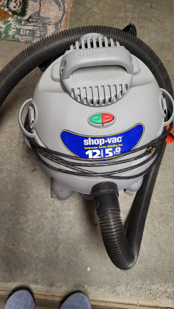 SHOP VAC 12 GALLON 5HP. Wet Dry Vac.
