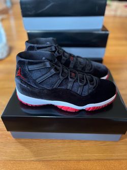 Jordan 11 bred velvet size 10.5M