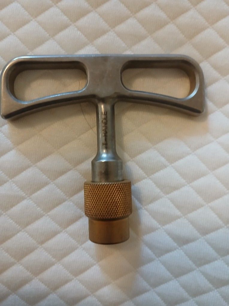 Sofamor Danek T-Handle
Orthopedic Instrument