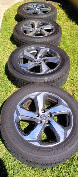 2024 OEM TOYOTA 18" WHEELS WITH LIKE NEW BRIDGESTONE TIRES FOR ANY RAV4 SIENNA HIGHLANDER COROLLA CROSS VENZA OR TACOMA WITH 5LUGS
