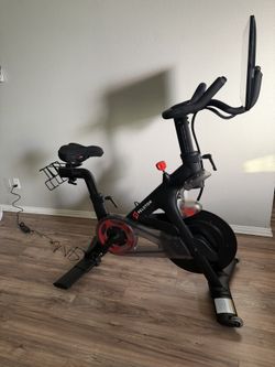 Peloton Bike - Model PLTN-RB1VO - ONLY $850 OBO 