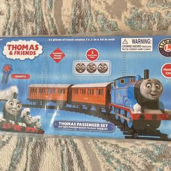 NEW Thomas and Friends Passenger Set