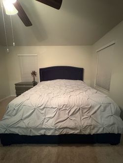 King Size bedframe w/storage