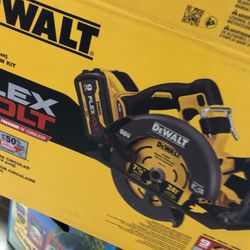 DeWalt Saw 