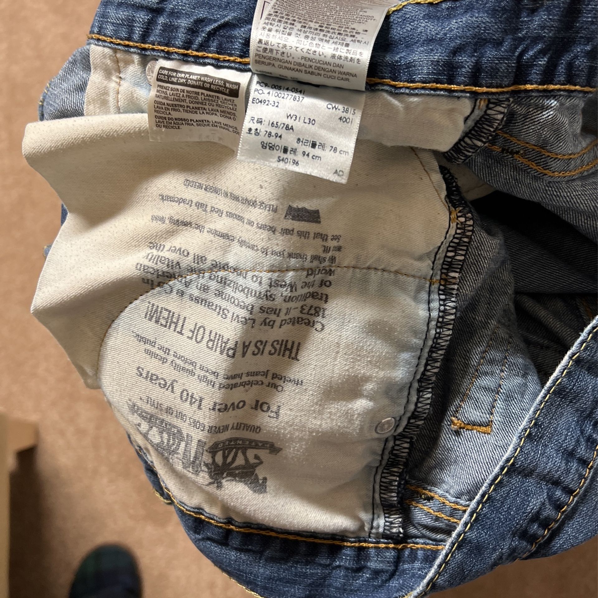 Levi Jean 31w / 30L