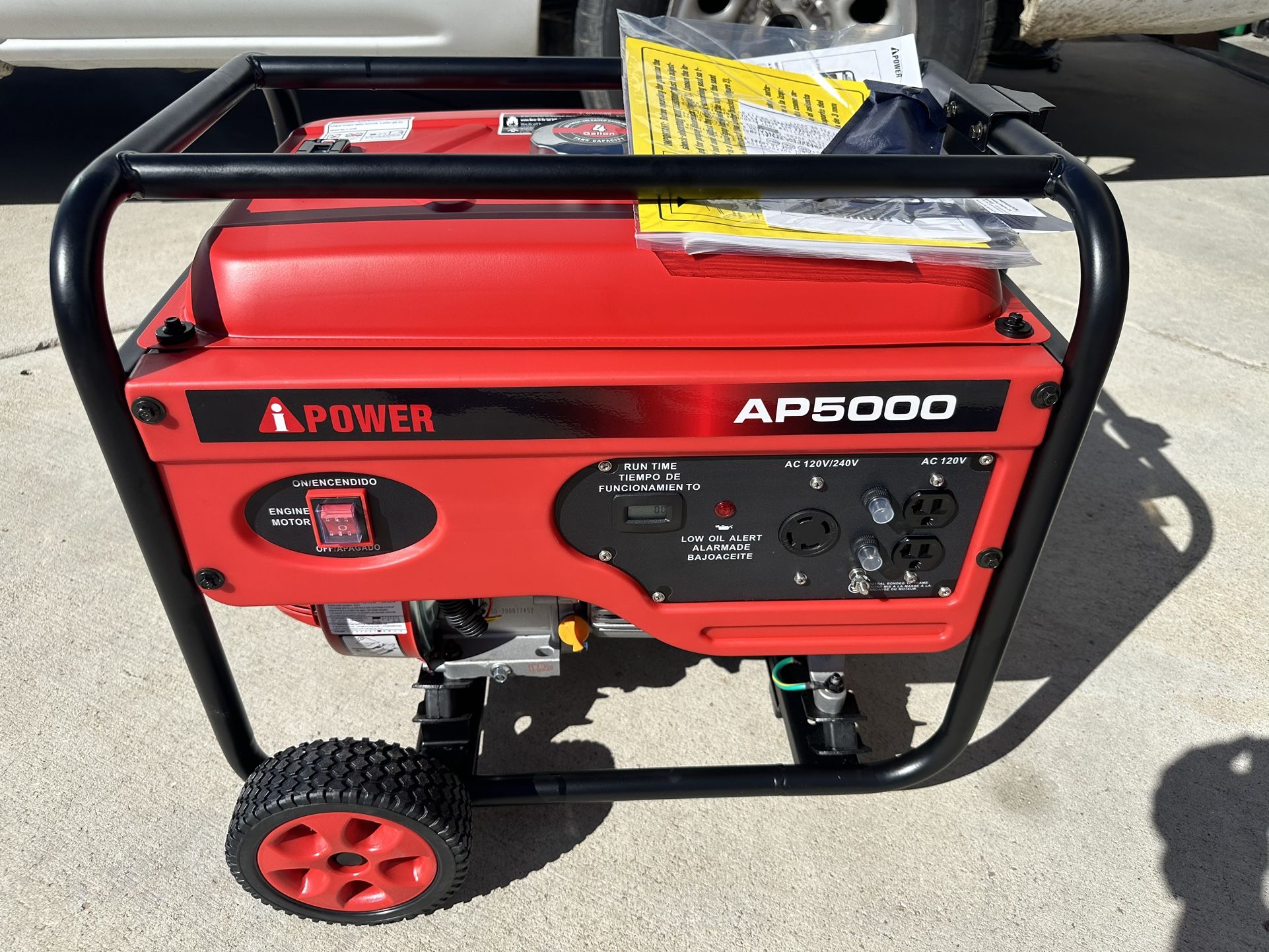 new ipower 5000w/4000w running Gas generator. with 220v plug.$330build $300 in the box. Pick up only.