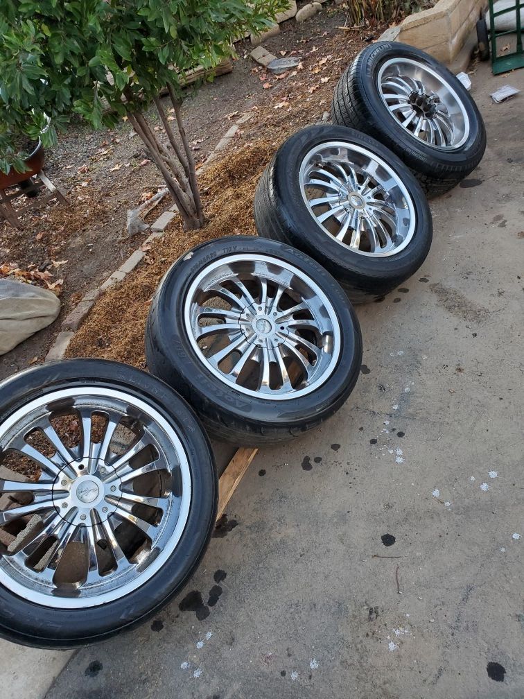Tyfun 20" rims Universal 5 lug two patterns for Sale in Valley Center