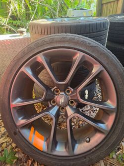 2021 charger rims and tires