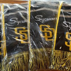 San Diego Padres Scarf Giveaway 3/27/26