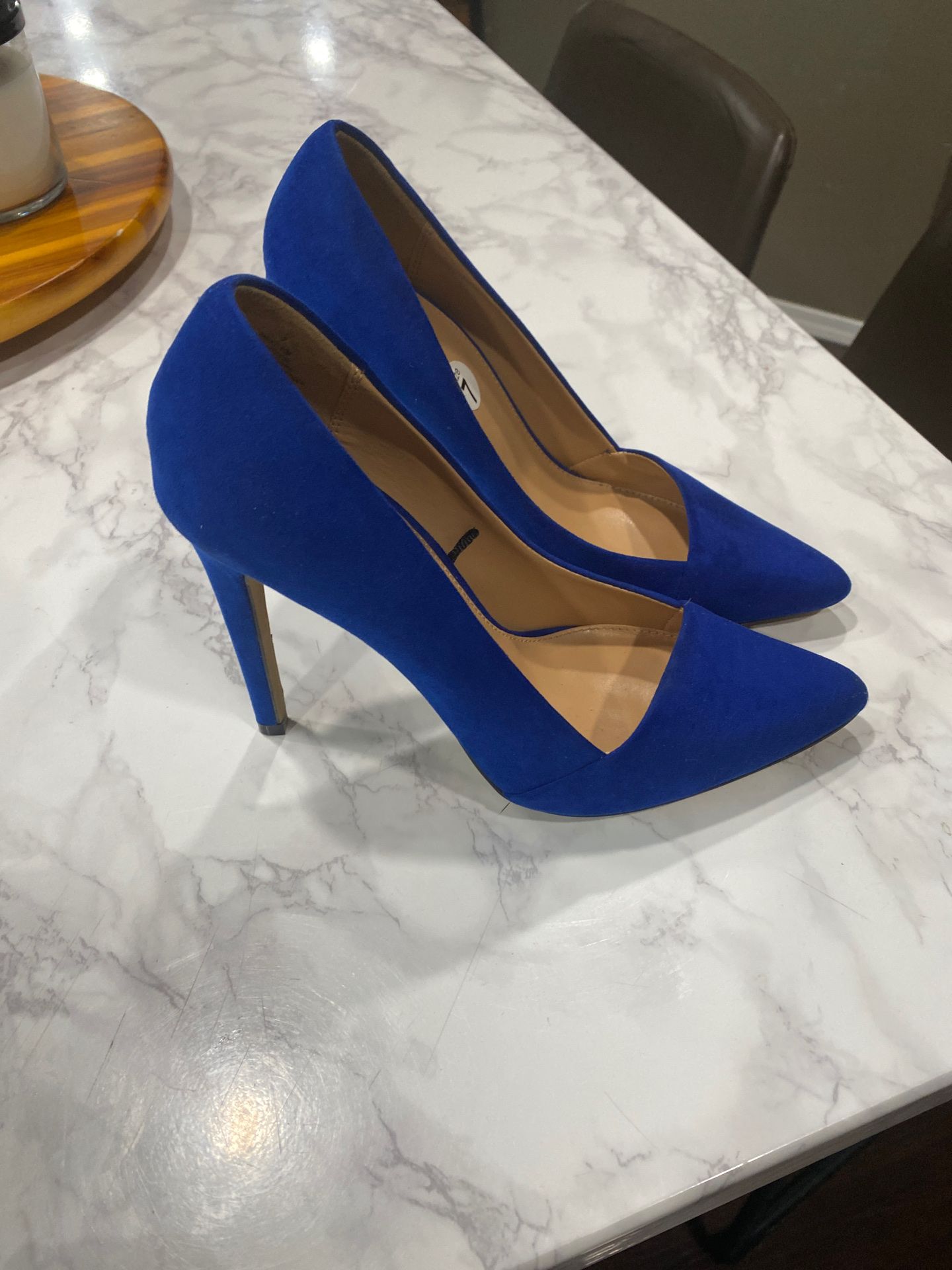 Express size 7 heels blue