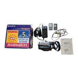Sony Handycam Video 8 CCD-TR86 30x Digital Zoom
