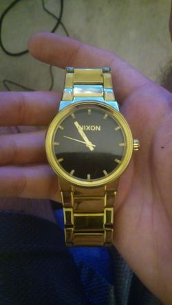 Nixon watch