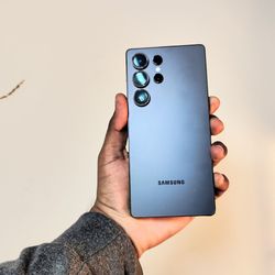 Samsung S25 Ultra 256gb unlocked to any carrier weekend Special Cash Deal $839