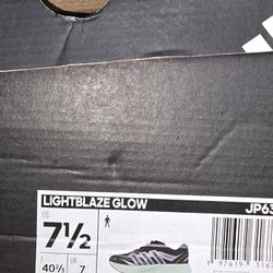 Brand New Glow In The DARK sneakers! 7.5W
