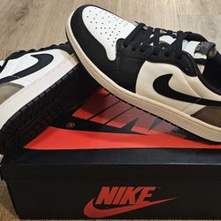 Jordan 1's Low Size 9.5 For Men 