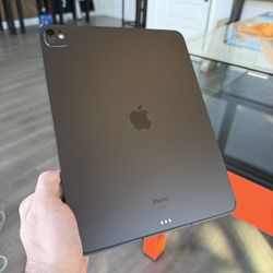 Apple 13” iPad Pro M4 Chip 256GB WiFi+Cellular! 90 day warranty! We offer financing!