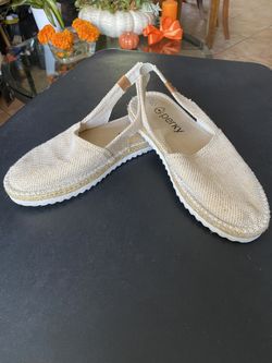 Perky Woman’s sandal 
