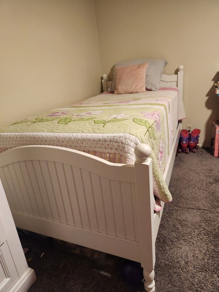 Pottery Barn Catalina Bed